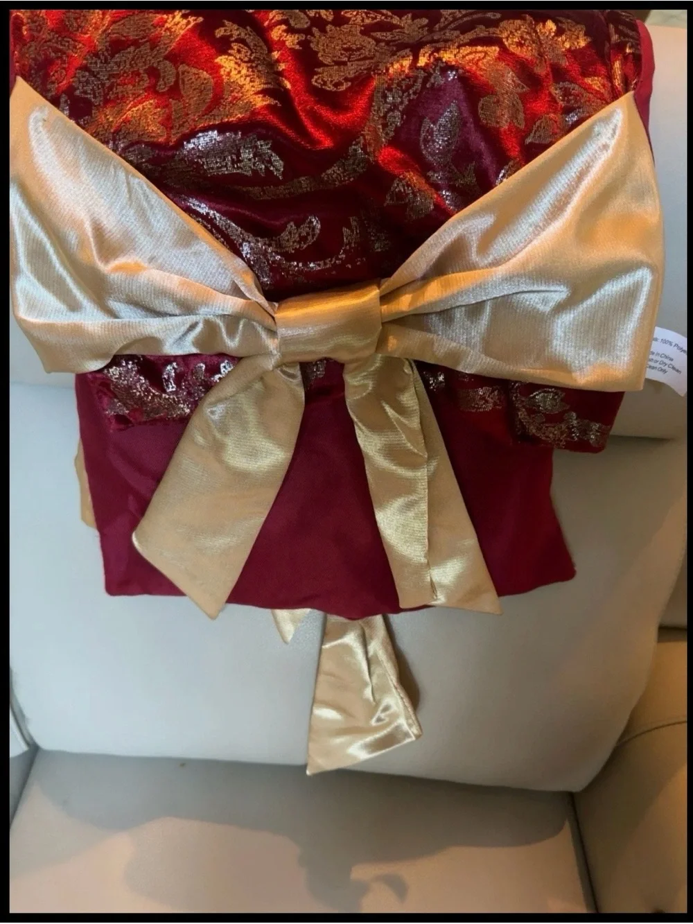 Red Gold Brocade Christmas Table Runner Satin Bow NWT